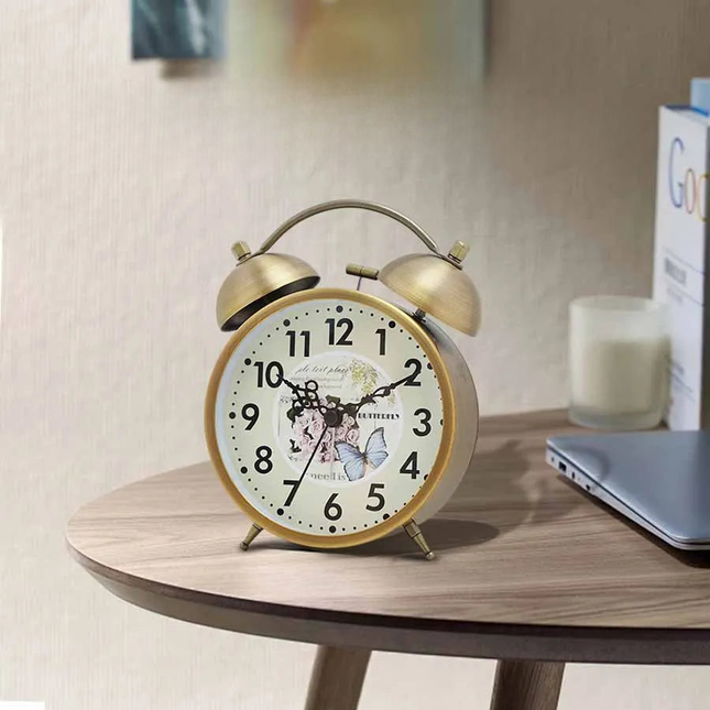 Vintage wekker op batterijen bronskleurig