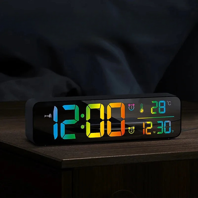 Digitale wekker met dubbele alarm functie