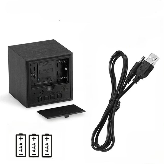 Zwarte houten kubus wekker digitaal