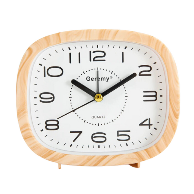 Analoge wekker met grote duidelijke cijfers