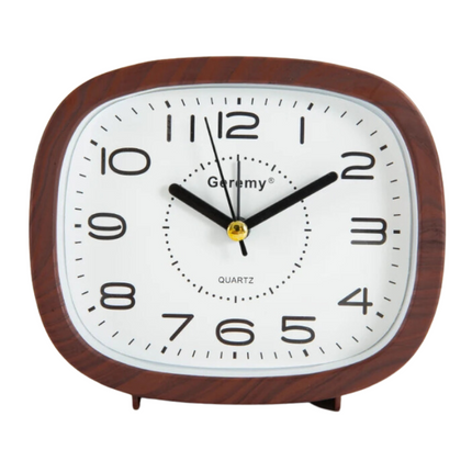 Analoge wekker met grote duidelijke cijfers