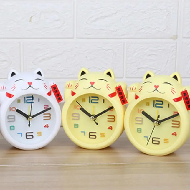 Leuke kinderwekker in kat vorm