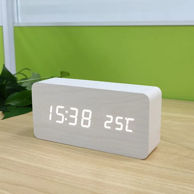 Houten wekker met witte LED cijfers
