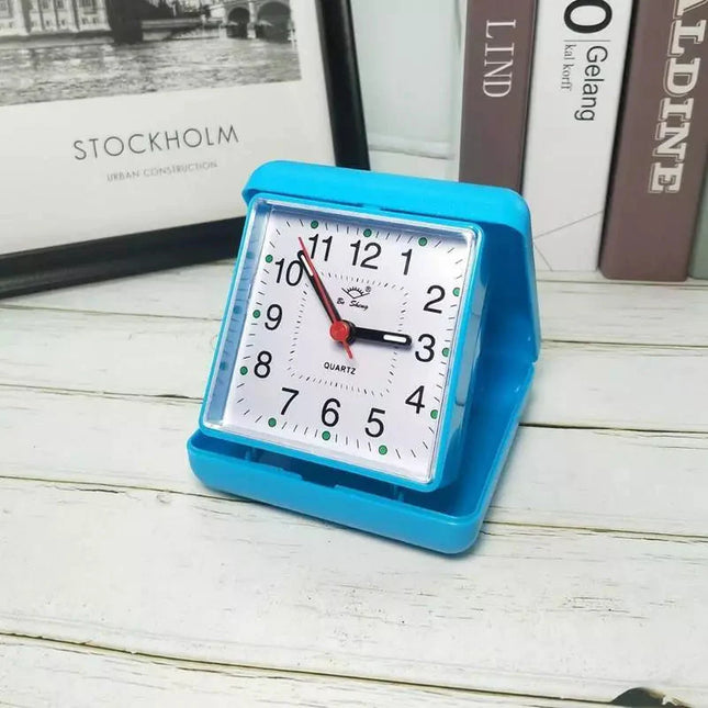 Kleine retro reiswekker met alarm