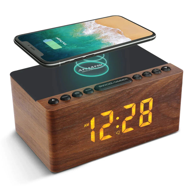 Houten wekkerradio met draadloze oplader