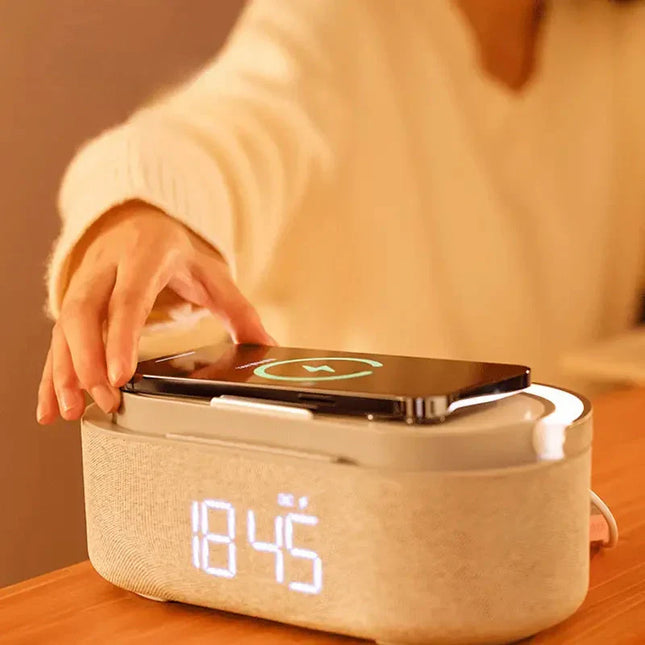 Wekkerradio met nachtlamp en oplader