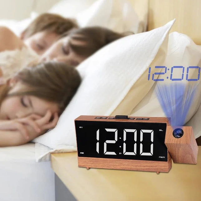 Wekkerradio met projector in houtlook