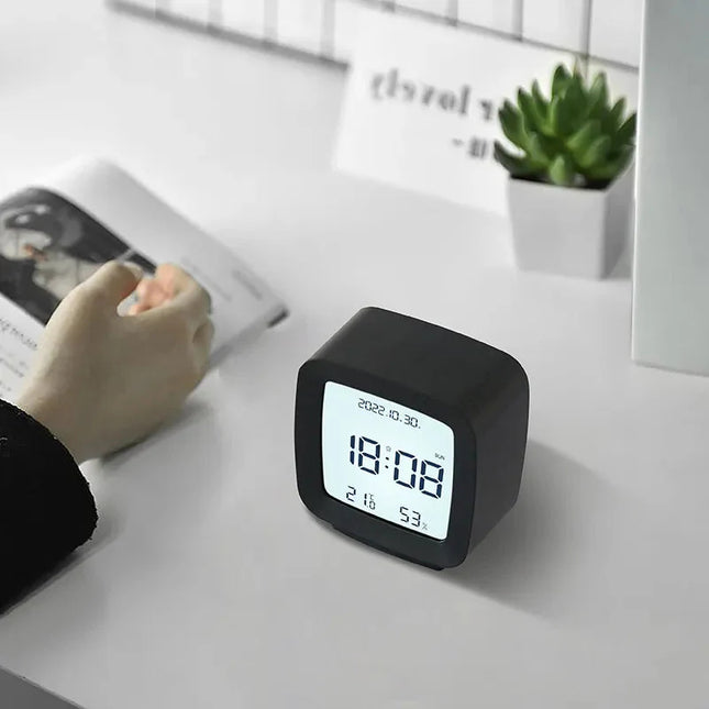 Digitale wekker met slimme nachtverlichting