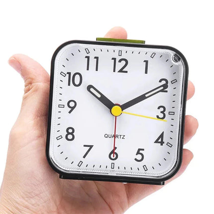 Analoge wekker met stil uurwerk