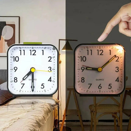 Analoge wekker met stil uurwerk