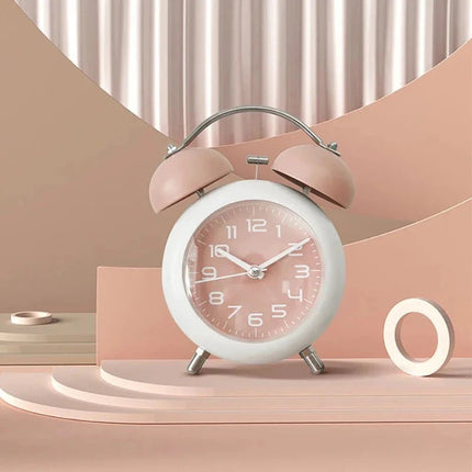 Klassieke analoge wekker op batterijen