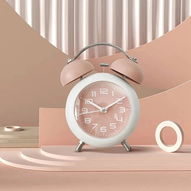 Klassieke analoge wekker op batterijen