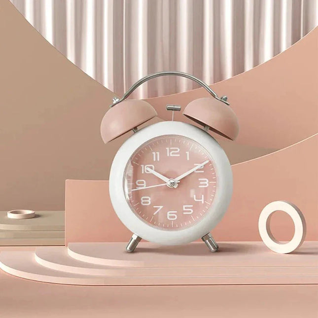 Klassieke analoge wekker op batterijen