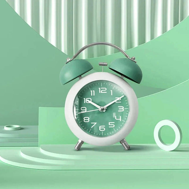 Klassieke analoge wekker op batterijen