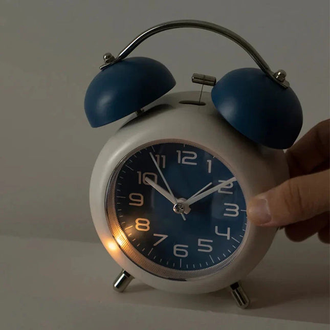 Klassieke analoge wekker op batterijen