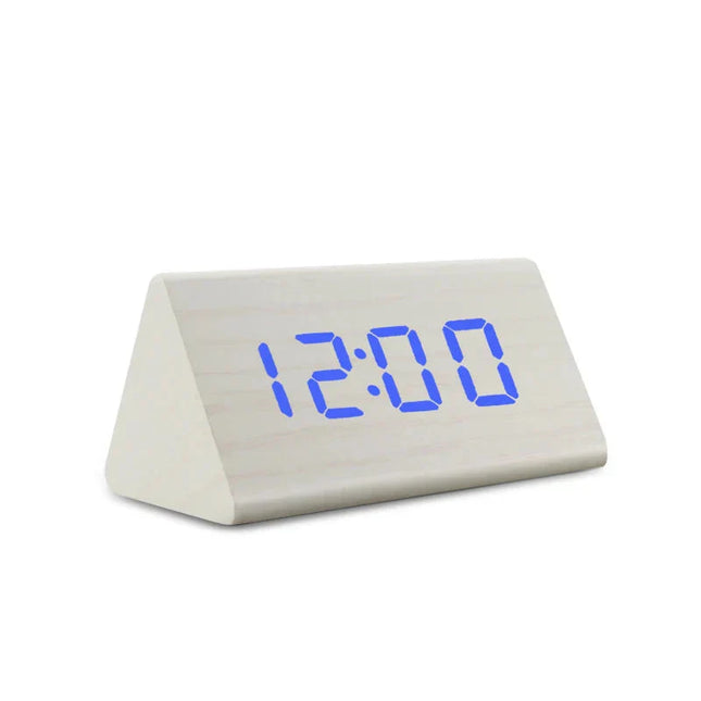 Witte houten digitale wekker driehoek