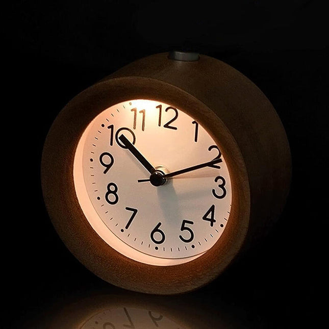 Klassieke ronde wekker van hout