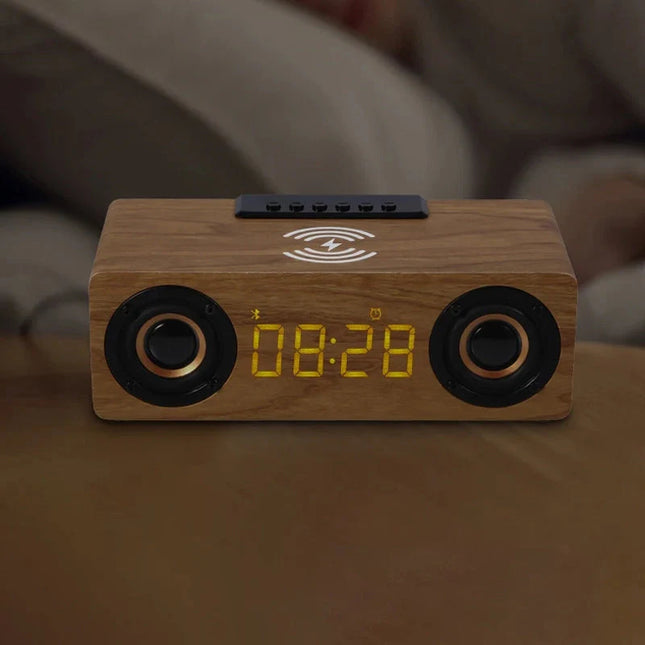 Houten wekker met draadloze oplader