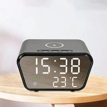 Digitale wekker met draadloze oplader