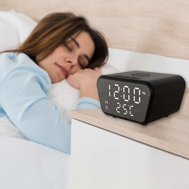 Digitale wekker met draadloze oplader