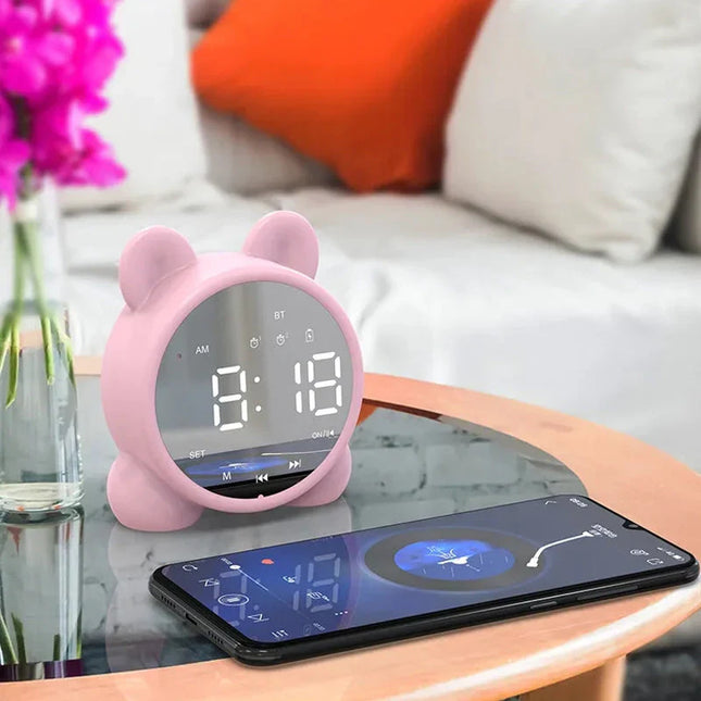 Leuke kinderwekker in de vorm van een beer