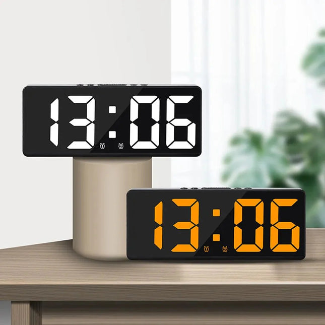 Moderne digitale wekker met led