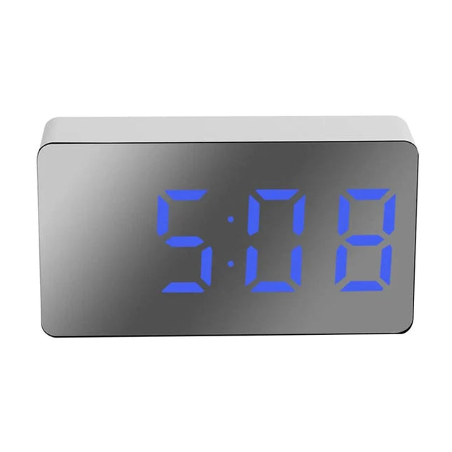 Simpele digitale wekker met spiegeldisplay