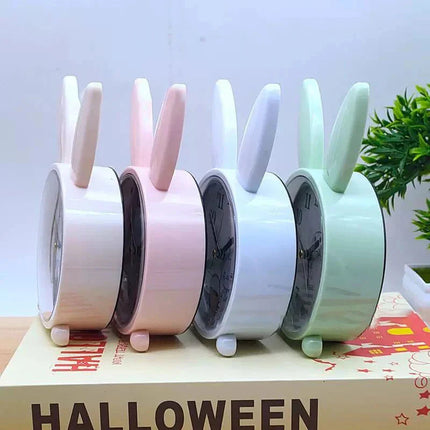 Analoge kinderwekker met lief konijntje