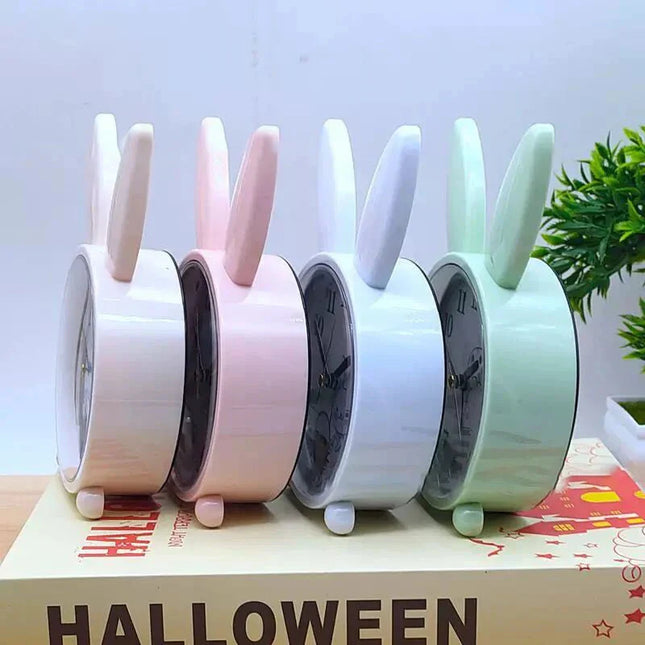 Analoge kinderwekker met lief konijntje