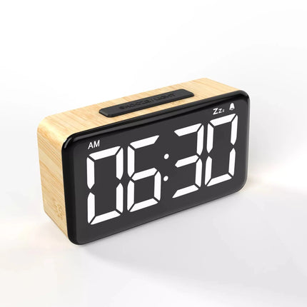 Houten digitale wekker met grote cijfers