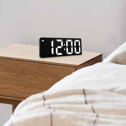 Lichtgevende digitale wekker op batterijen