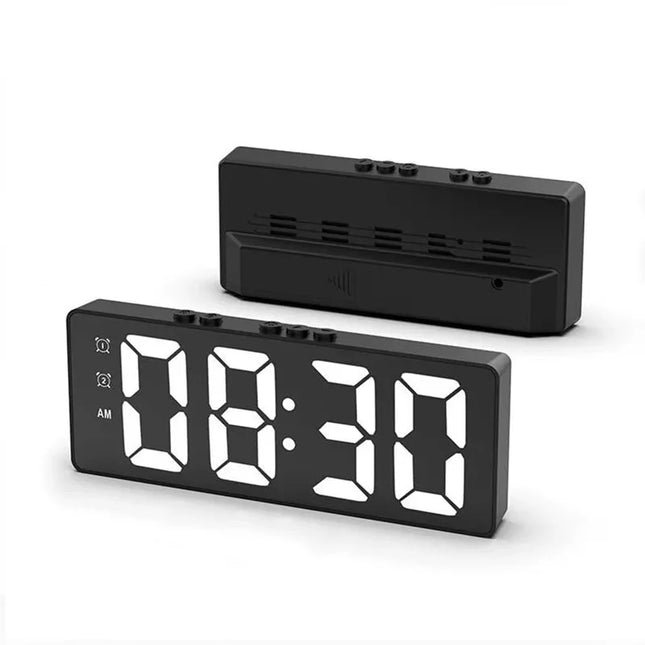 Lichtgevende digitale wekker op batterijen