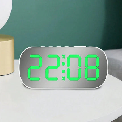 Spiegel wekker met grote lichtgevende cijfers