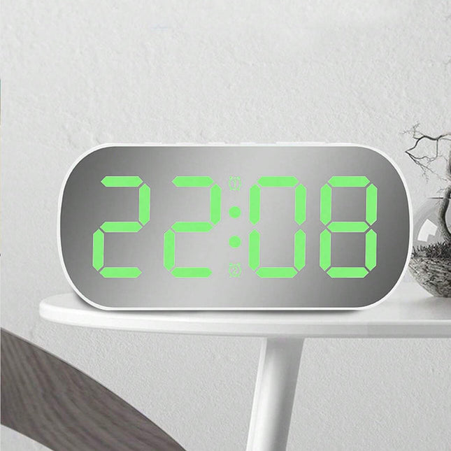 Spiegel wekker met grote lichtgevende cijfers