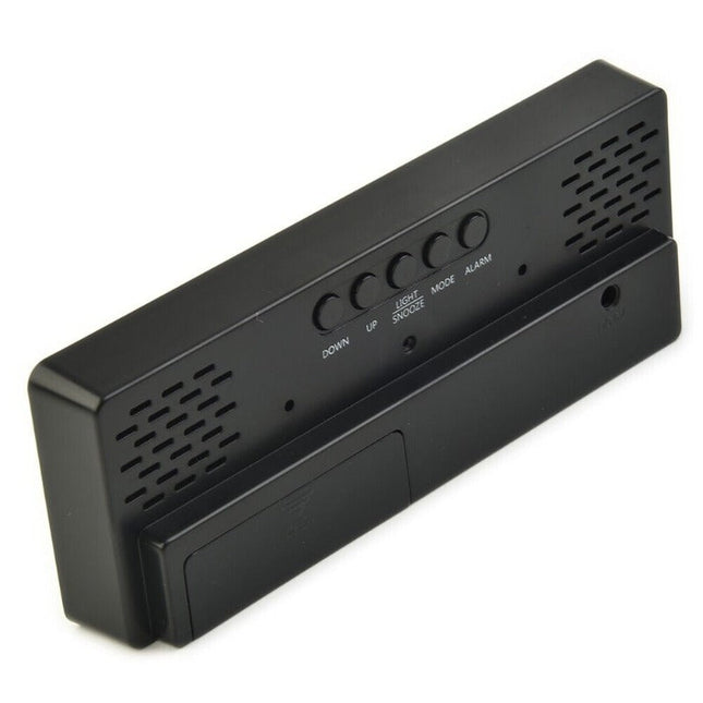 Digitale wekker met gekleurde cijfers