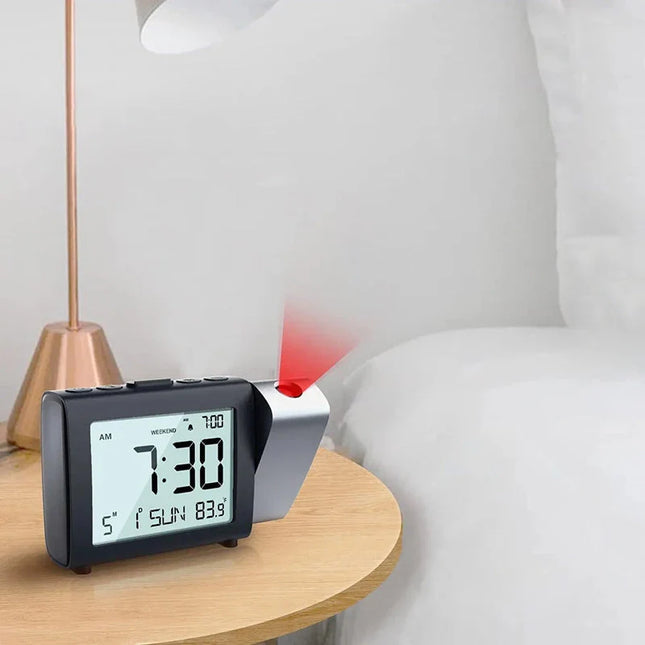 Projectiewekker op batterijen voor reizen