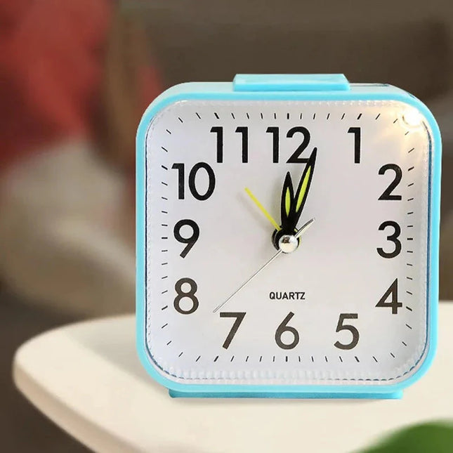 Simpele analoge wekker op batterijen