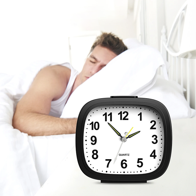 Eenvoudige analoge wekker voor slaapkamer