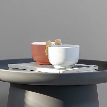 Moderne bedlamp met ingebouwde wekker